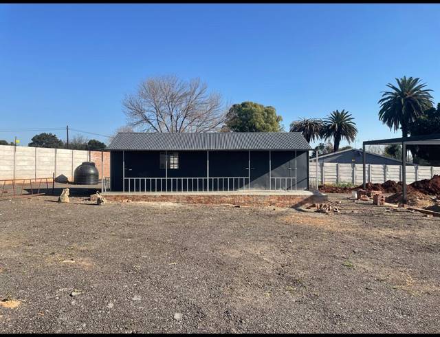 4,500M² INDUSTRIAL YARD TO LET IN BREDELL